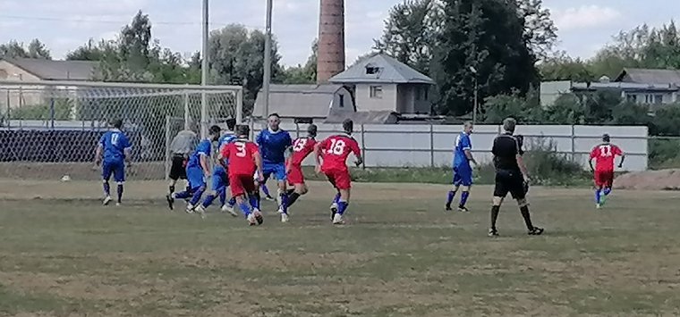 Футболисты «Остров-670» разгромили пыталовский «Старт»