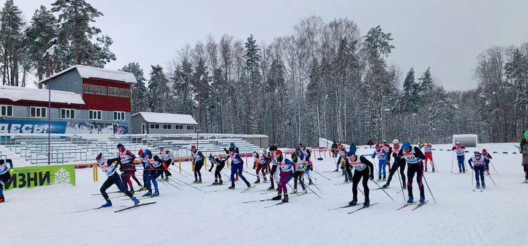Чемпионат области на длинные дистанции собрал лыжников под Островом