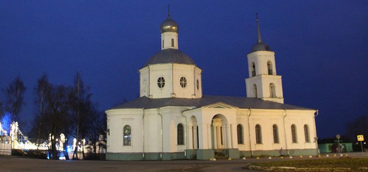 На субботники у Троицкого собора приглашают островичей