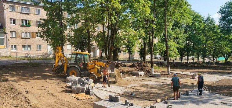 Дмитрий Быстров оценил ход реконструкции центральной площади Острова