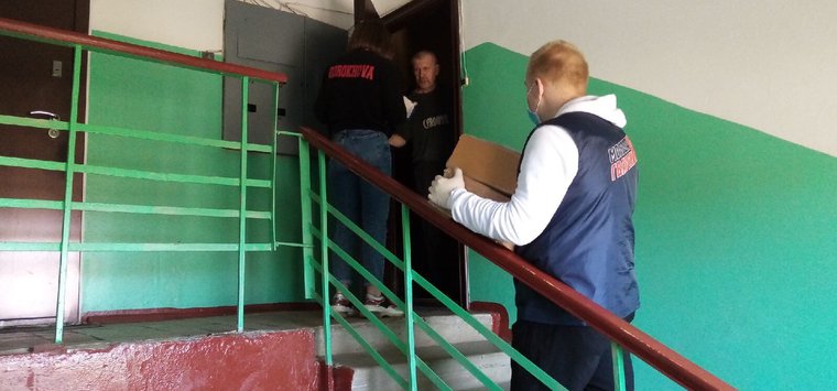 Продуктовые наборы раздают островичам в рамках акции «Георгиевская ленточка»