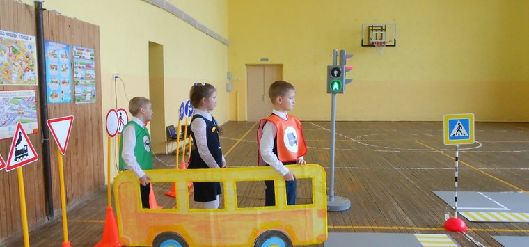 Программу по безопасности дорожного движения провели для детей в Острове
