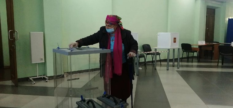 Остров голосует. День первый