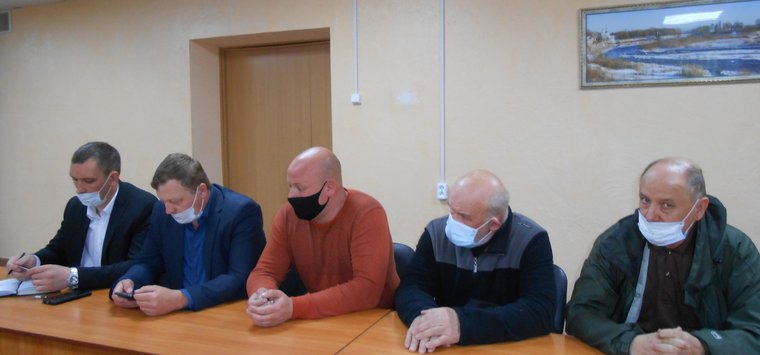 Сельские депутаты заслушали отчет о работе администрации Островского района