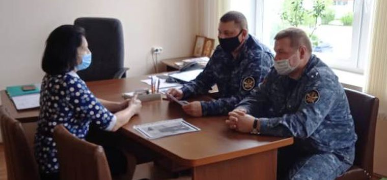Островская колония предложила свои услуги Красногородскому району