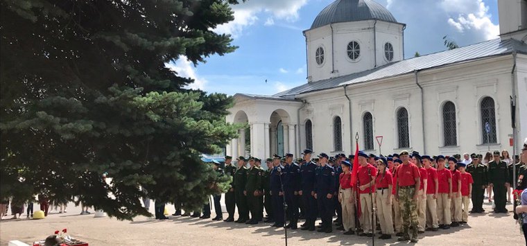 Юнармейцы Острова приняли участие во всероссийской акции «Горсть Памяти»