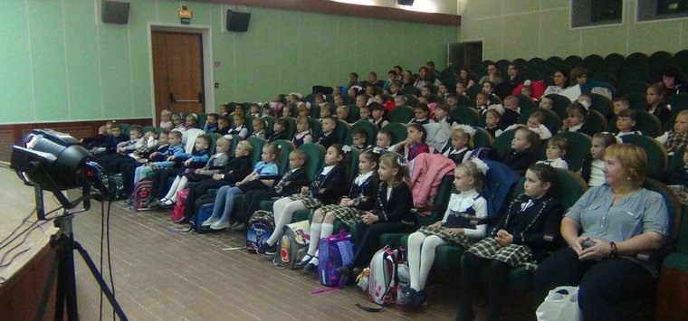 «День первоклассника» в Острове собрал около 250 ребят
