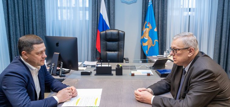 Псковский губернатор и глава Фонда ЖКХ обсудили темпы переселения из аварийного жилья