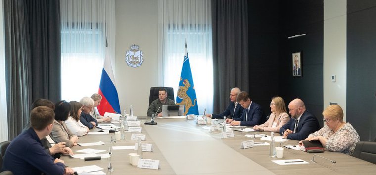 Михаил Ведерников дал ряд поручений по борьбе с борщевиком