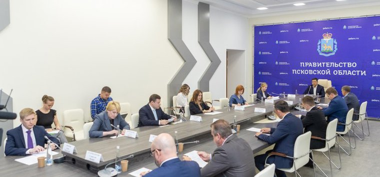 Подтянуть показатели по реализации нацпроектов поручил Михаил Ведерников