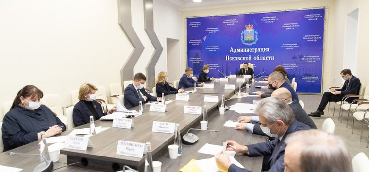 Михаил Ведерников призвал работодателей усилить прививочную кампанию