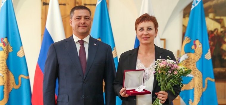 Михаил Ведерников вручил награды отличившимся островичам