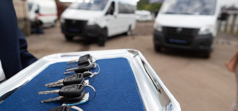 Островская больница получила новый автомобиль