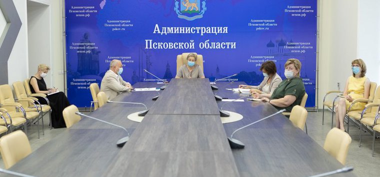 Дополнительные механизмы организации вакцинации обсуждают в Псковской области