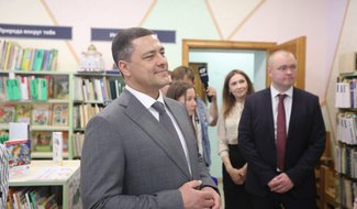Михаил Ведерников оценил возможности островской библиотеки