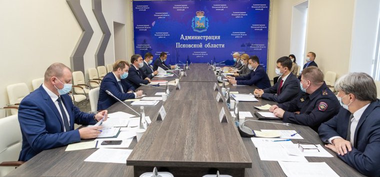 Михаил Ведерников обсудил допмеры по ликвидации АЧС с Минсельхозом