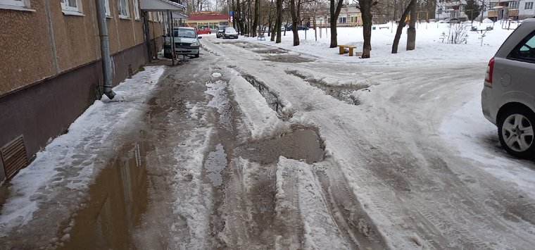 Качество уборки снега с улиц города обсуждают островичи