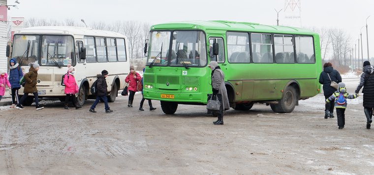 Новые автобусы вышли на маршруты в Островском районе