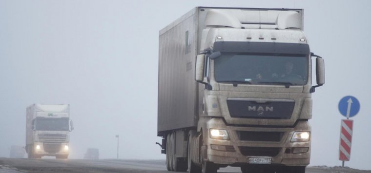 На трех дорогах в Островском районе изменятся условия проезда большегрузов