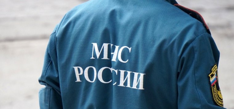 Специалистов МЧС вызвали на островский пляж из-за опасной находки
