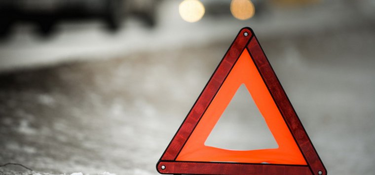 Автомобилист без документов угодил в кювет по пути в Остров