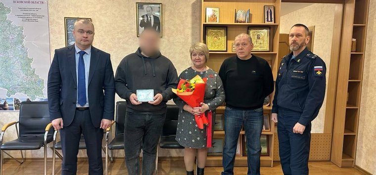 Медаль «За отвагу» вручили участнику СВО в Острове