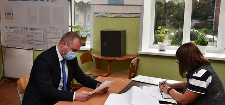 Дмитрий Быстров проголосовал на выборах депутатов