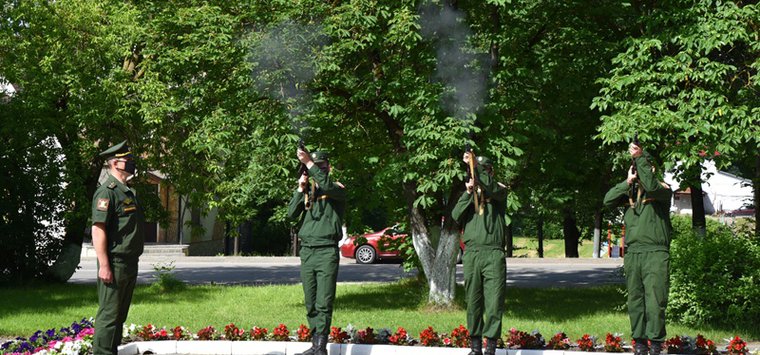 Памятные мероприятия прошли в Острове в День памяти и скорби