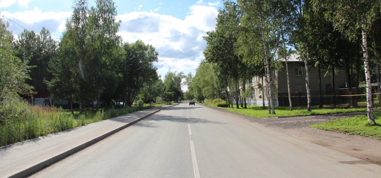 К 1 сентября в Острове отремонтировали дорогу к школе