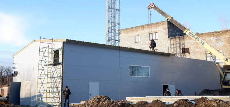 Василий Осипов проконтролировал строительство газовой котельной в Острове-3