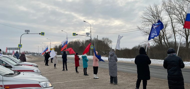 Прибывших из зоны СВО росгвардейцев встретили островичи