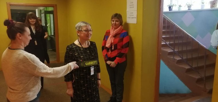 Родители выпускников в Островском районе сдали пробный ЕГЭ