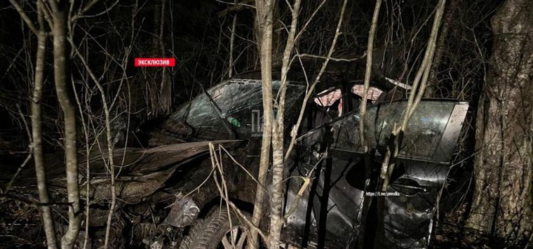 В Островском районе «Мазда» угодила в кювет, пострадал водитель