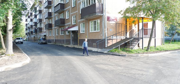 Работы по благоустройству дворов закончились в Острове