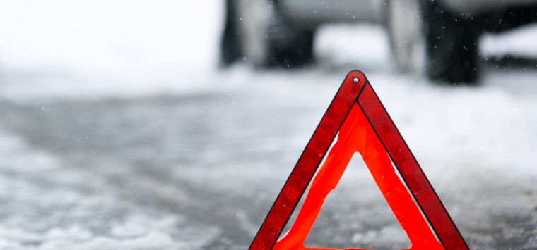 Водитель «БМВ» врезался в опору ЛЭП в Островском районе