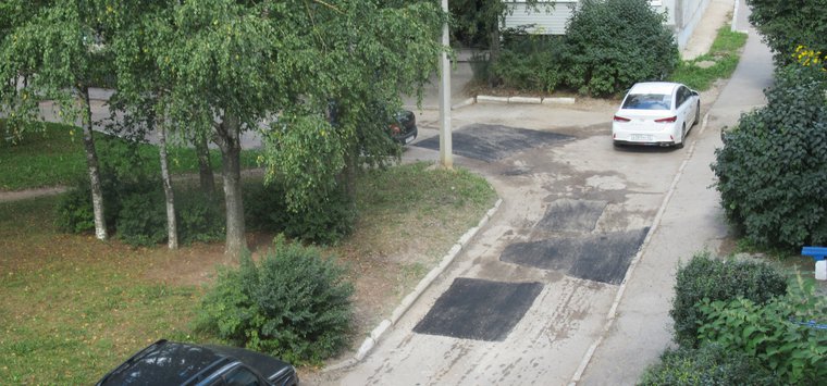 Фотофакт: Ямочный ремонт на Меркурьева