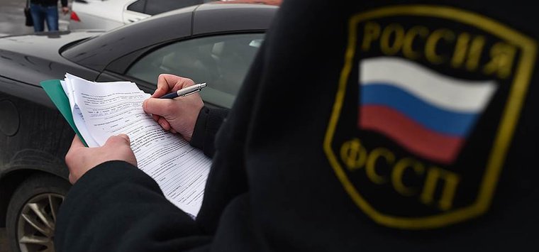 Острович отдал долг, чтобы избежать ареста двух автомобилей