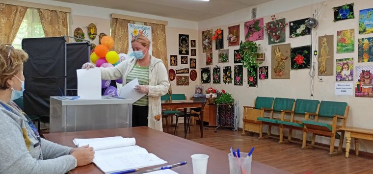 Остров голосует. День второй