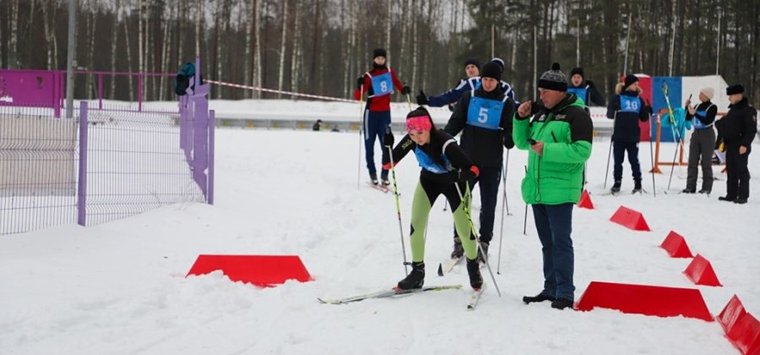 Соревнования по лыжным гонкам среди полицейских прошли под Островом