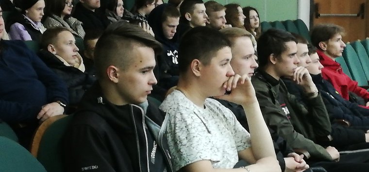 Призывников чествовали в Острове перед отправкой в армию
