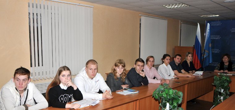 Администрация Островского района поддержит социальные инициативы молодёжи
