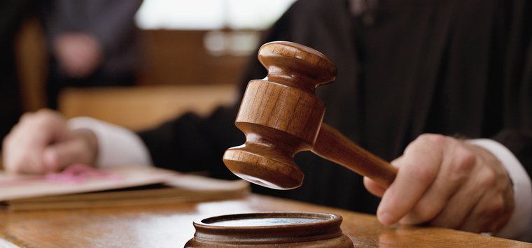 Обокравшие дачника островичи вернули имущество и извинились в суде
