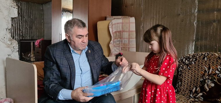 Армен Мнацаканян исполнил мечту островички в рамках акции «Елка желаний»