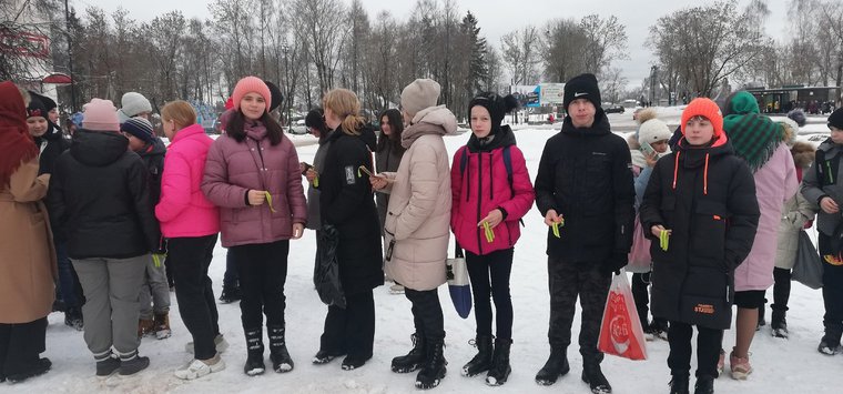 Более 200 ленточек блокадного Ленинграда раздали островичам волонтеры