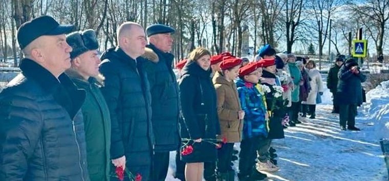 Память десантников 6-й роты почтили в Острове