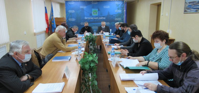 Депутаты приняли бюджет Островского района на 2021 год