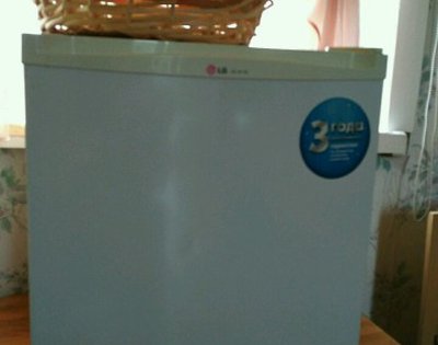 Мини-холодильникк LG