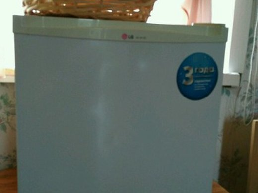 Мини-холодильникк LG